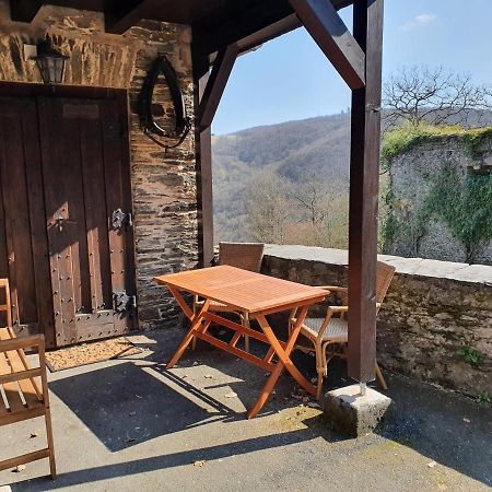 شقة Am Burggraben Auf Der Sauerburg Sauerthal المظهر الخارجي الصورة